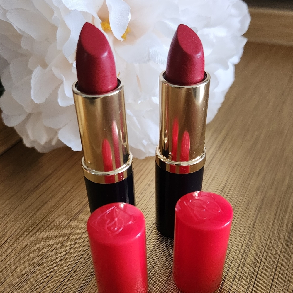2 Estee Lauder Lipsticks💄